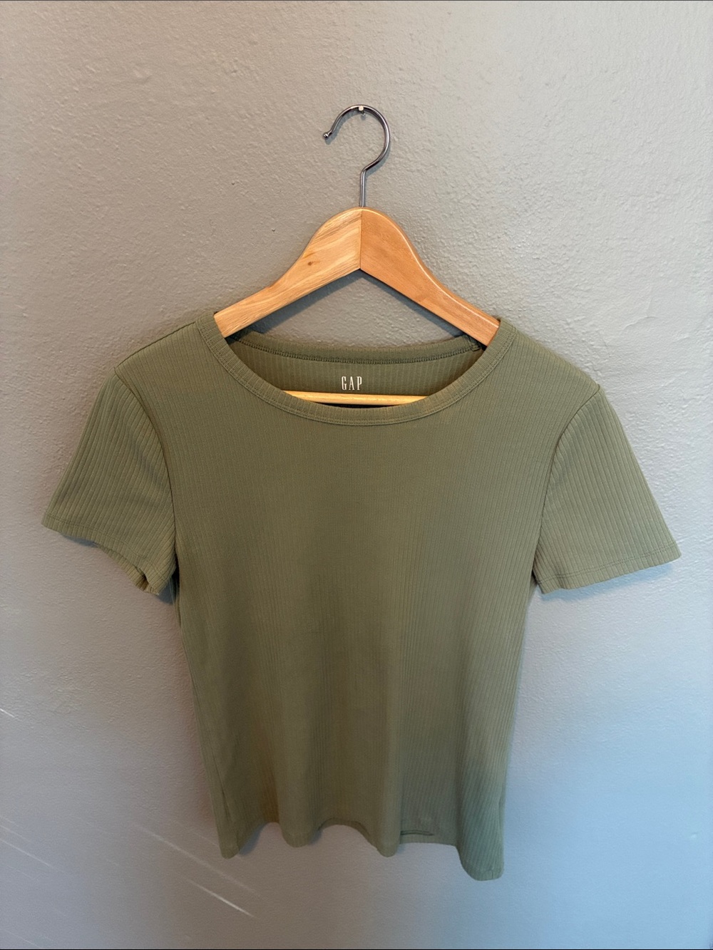 GAP Olive Ribbed Short Sleeve Tee Medium EUC